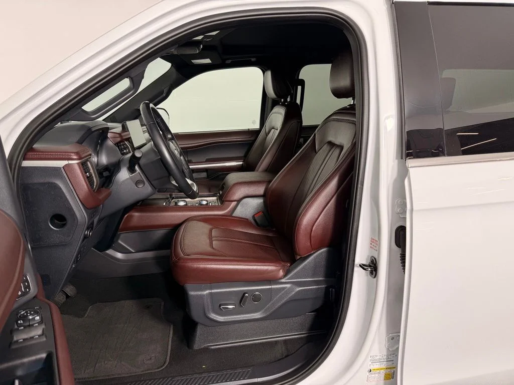 Used 2024 White Ford Limited image 2
