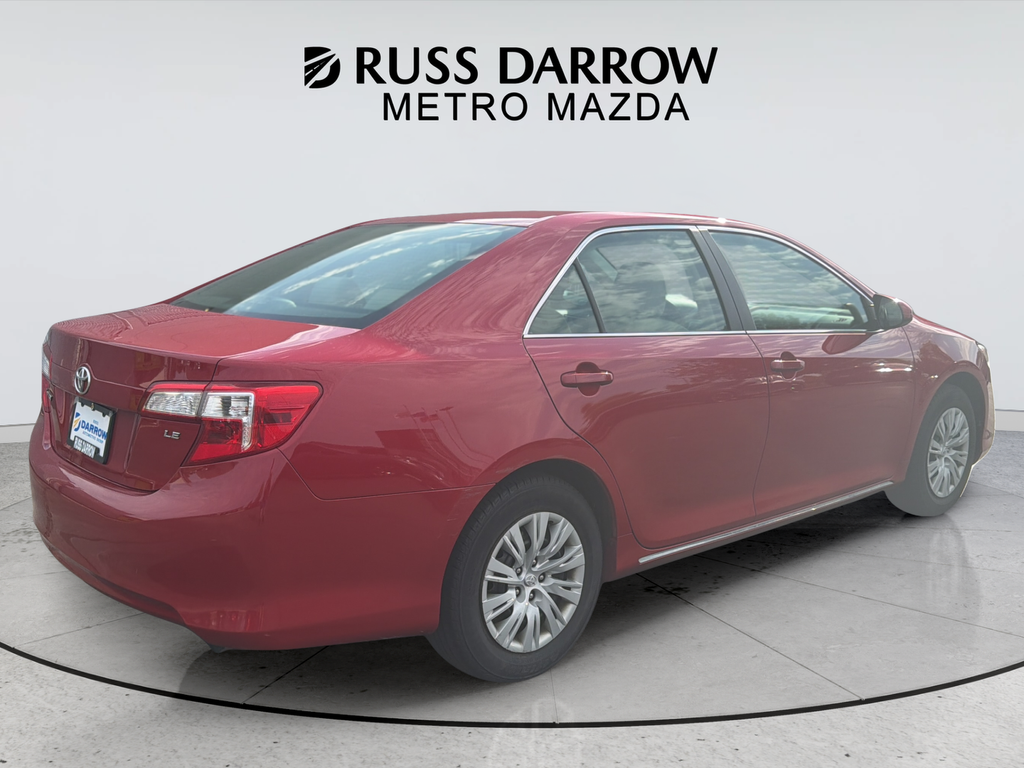 Used 2014 Red Toyota LE image 5
