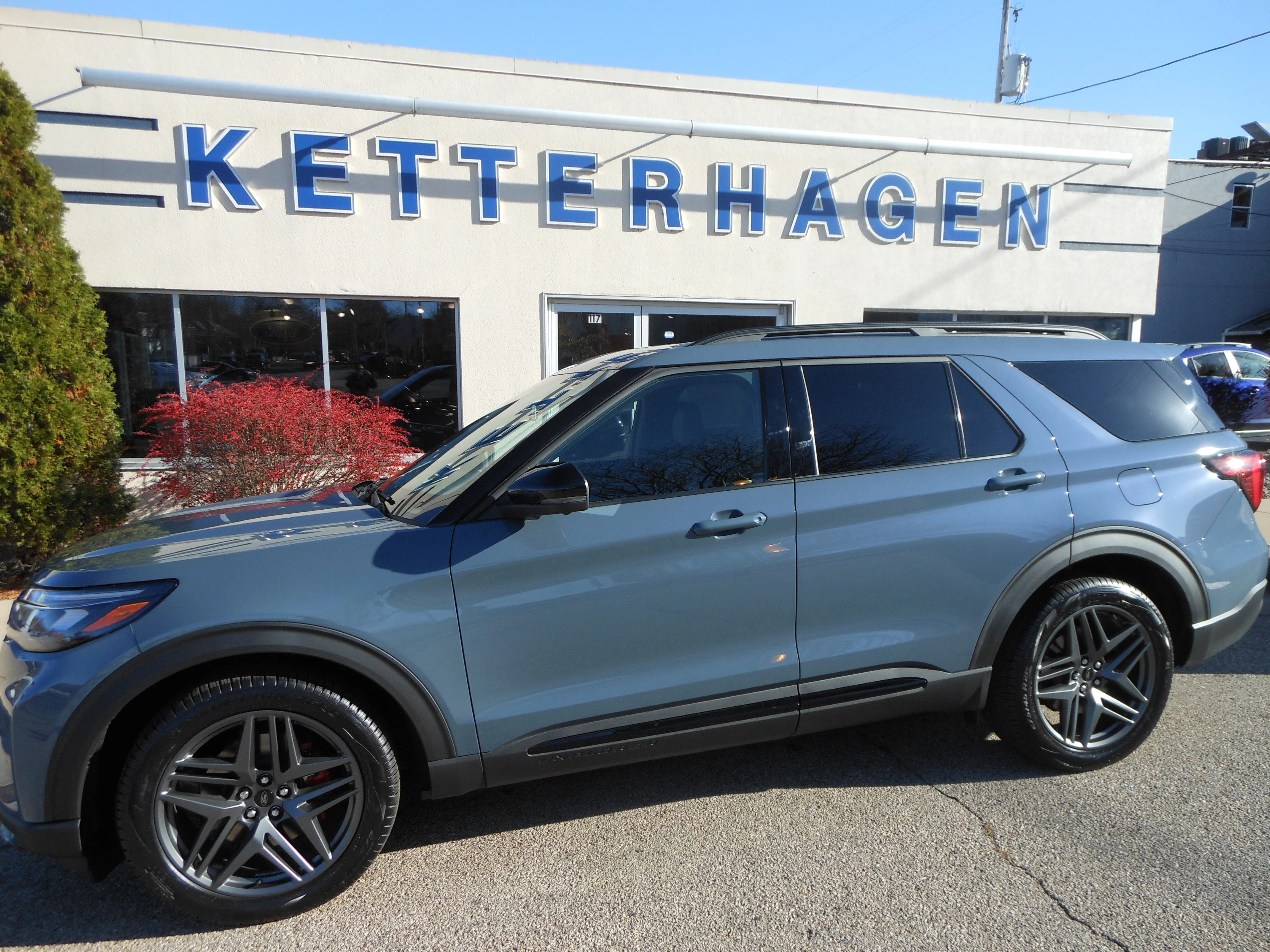 2026 Ford Explorer ST 4WD's photo