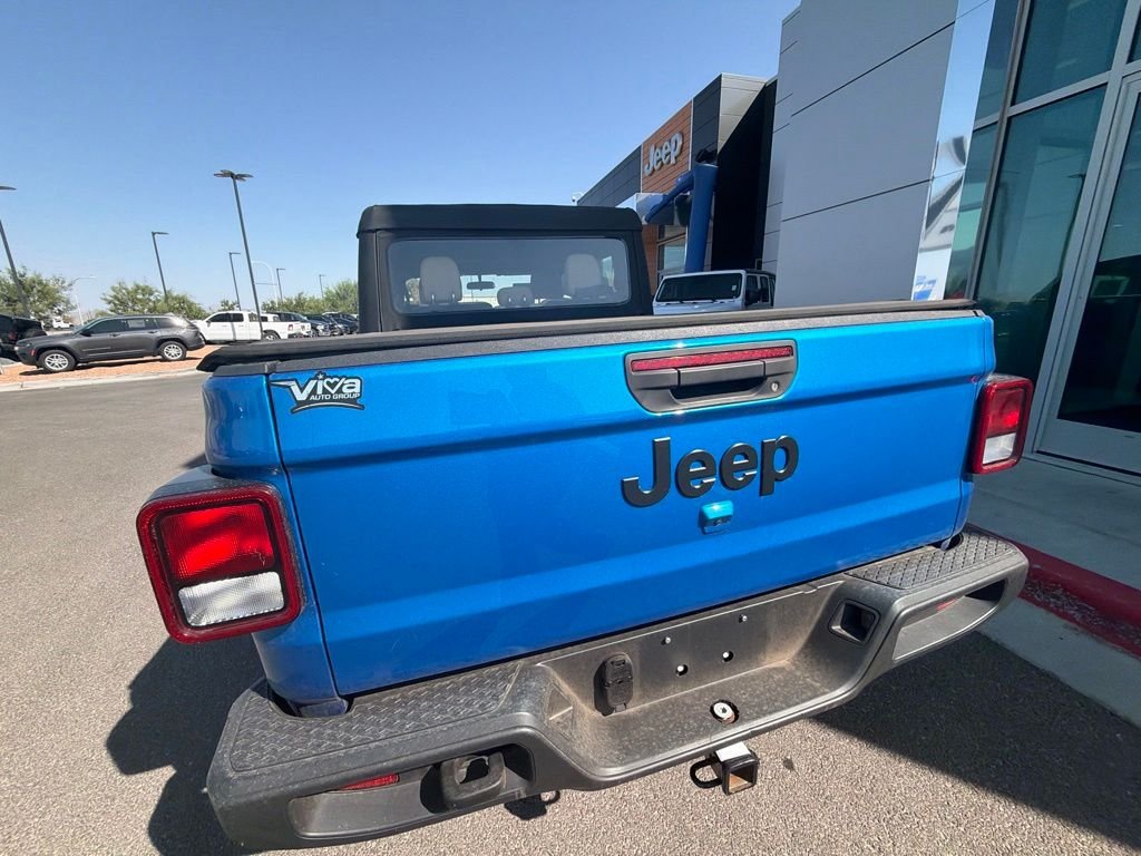 Used 2022 Blue Jeep Sport image 16