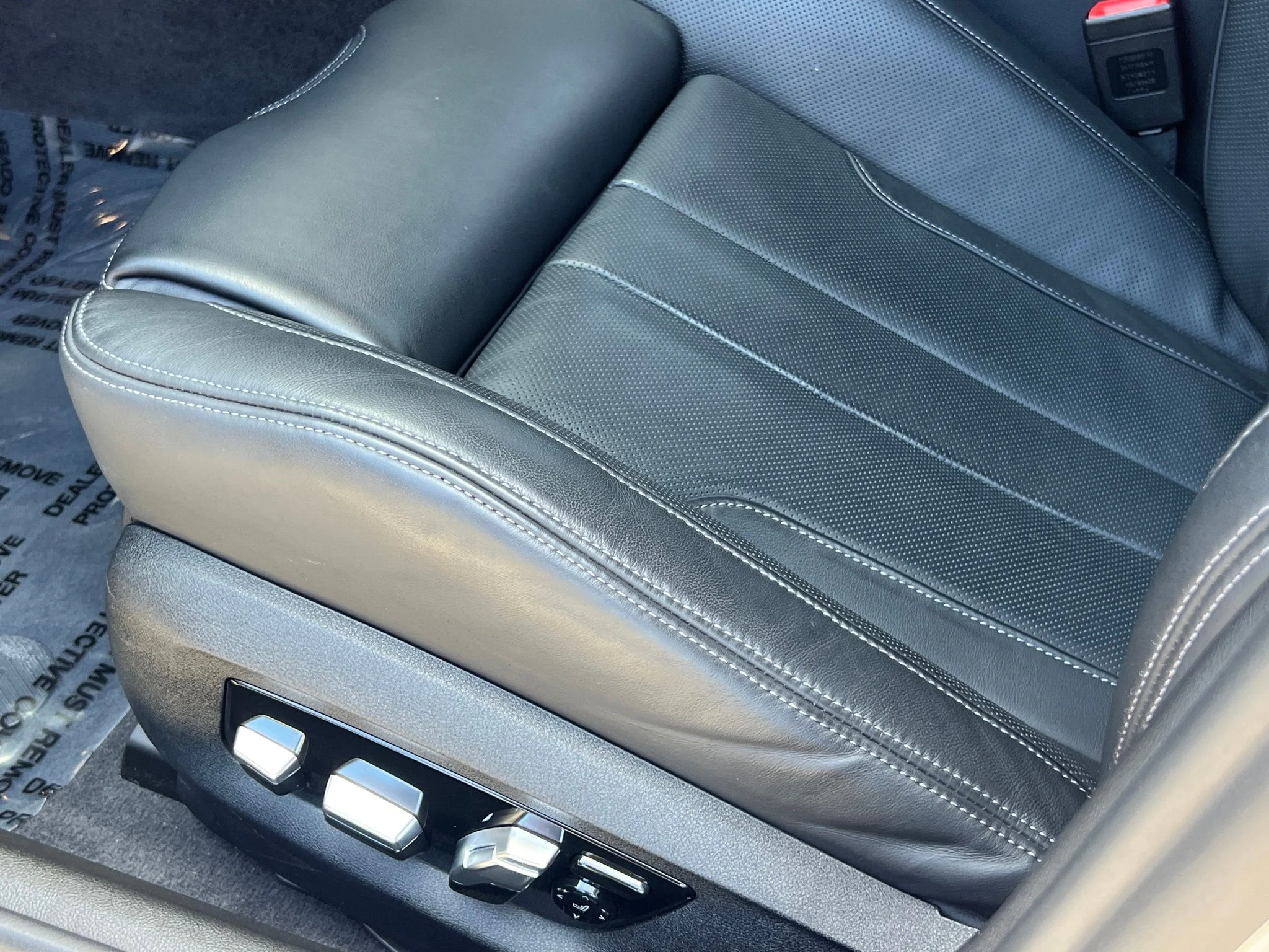 Used 2022 White BMW Competition image 35