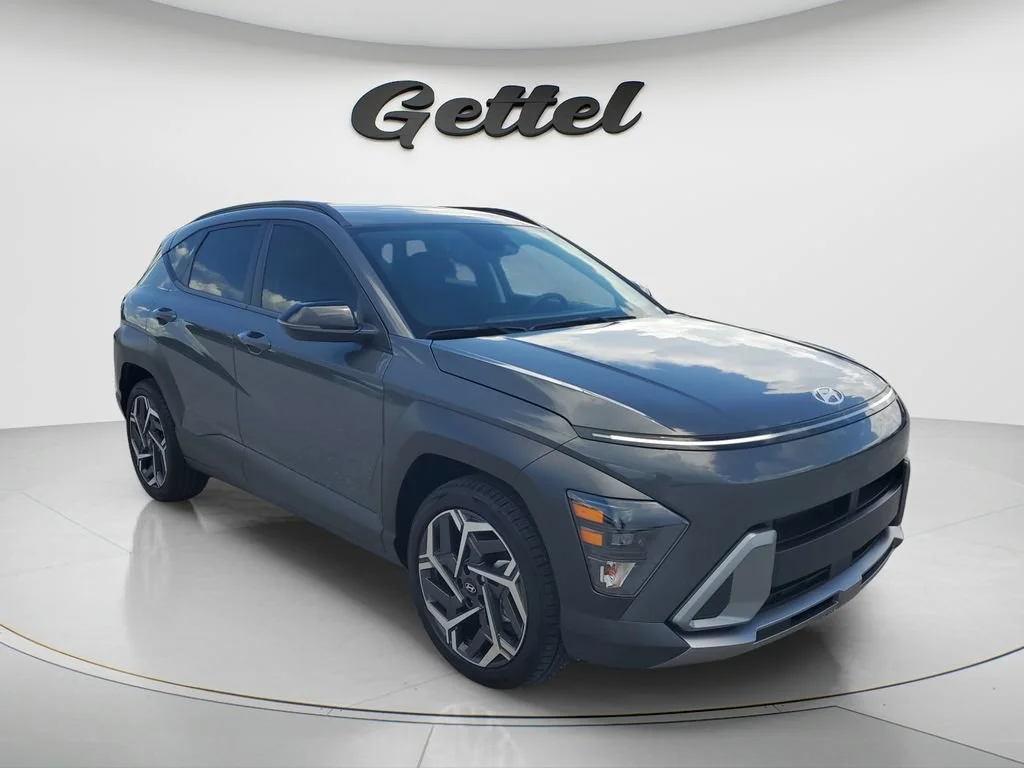 Used 2026 Gray Hyundai SEL Premium image 3