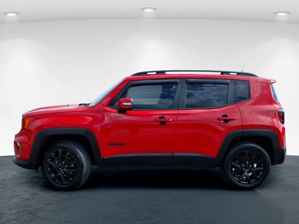 Used 2019 Red Jeep Latitude image 16