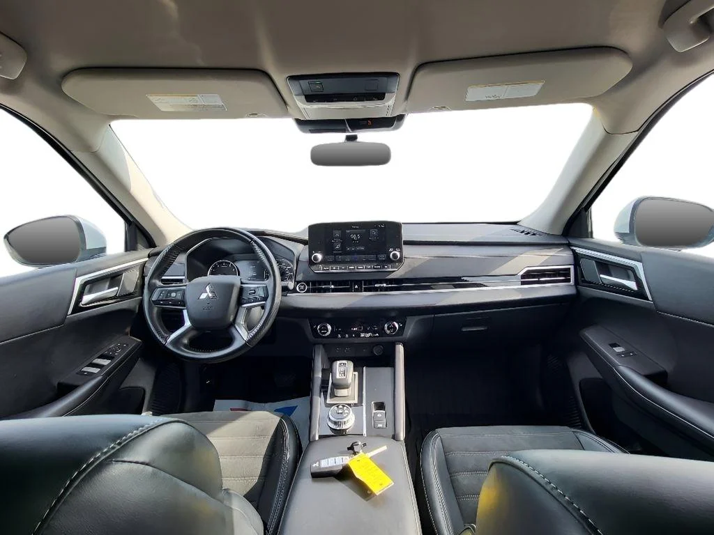 Used 2024 White Diamond Mitsubishi SE image 10