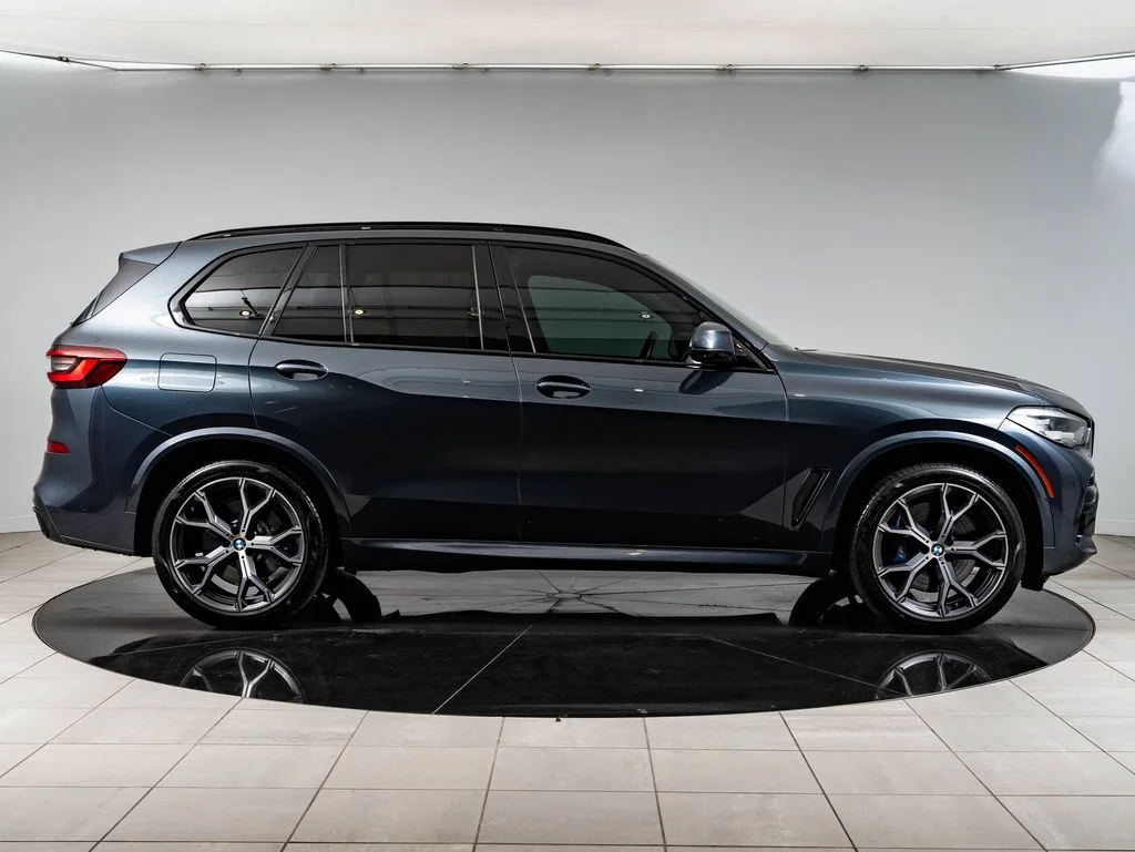 Used 2022 Arctic Gray Metallic BMW M50i image 11