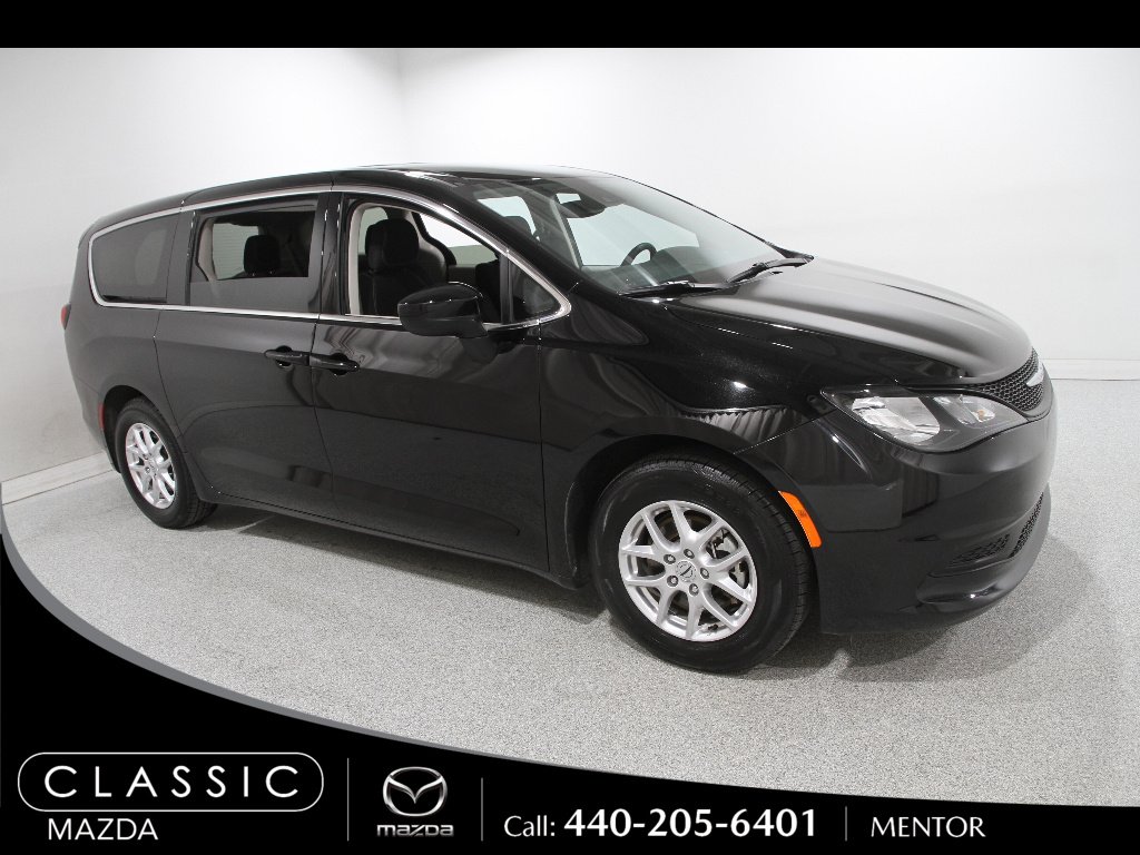 2024 Chrysler Voyager LX