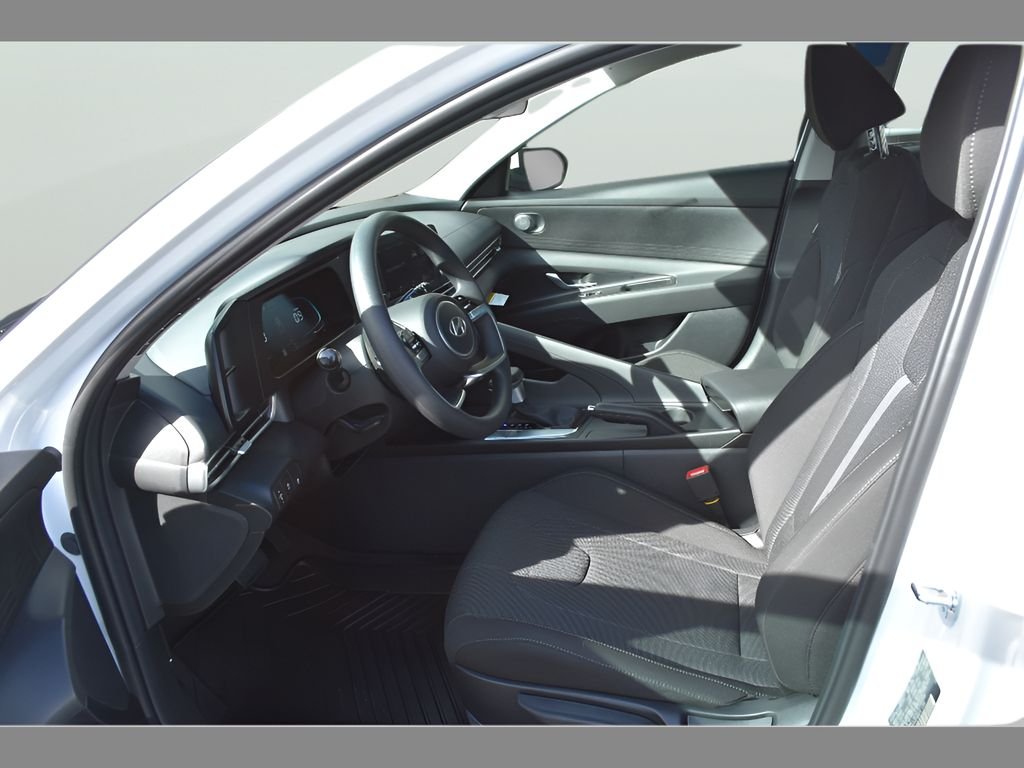 New 2026 Serenity White Hyundai SE image 38