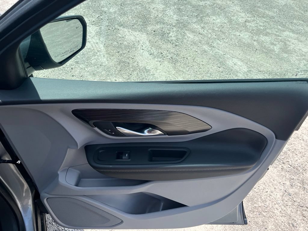 Used 2024 Sterling Metallic GMC SLE image 36