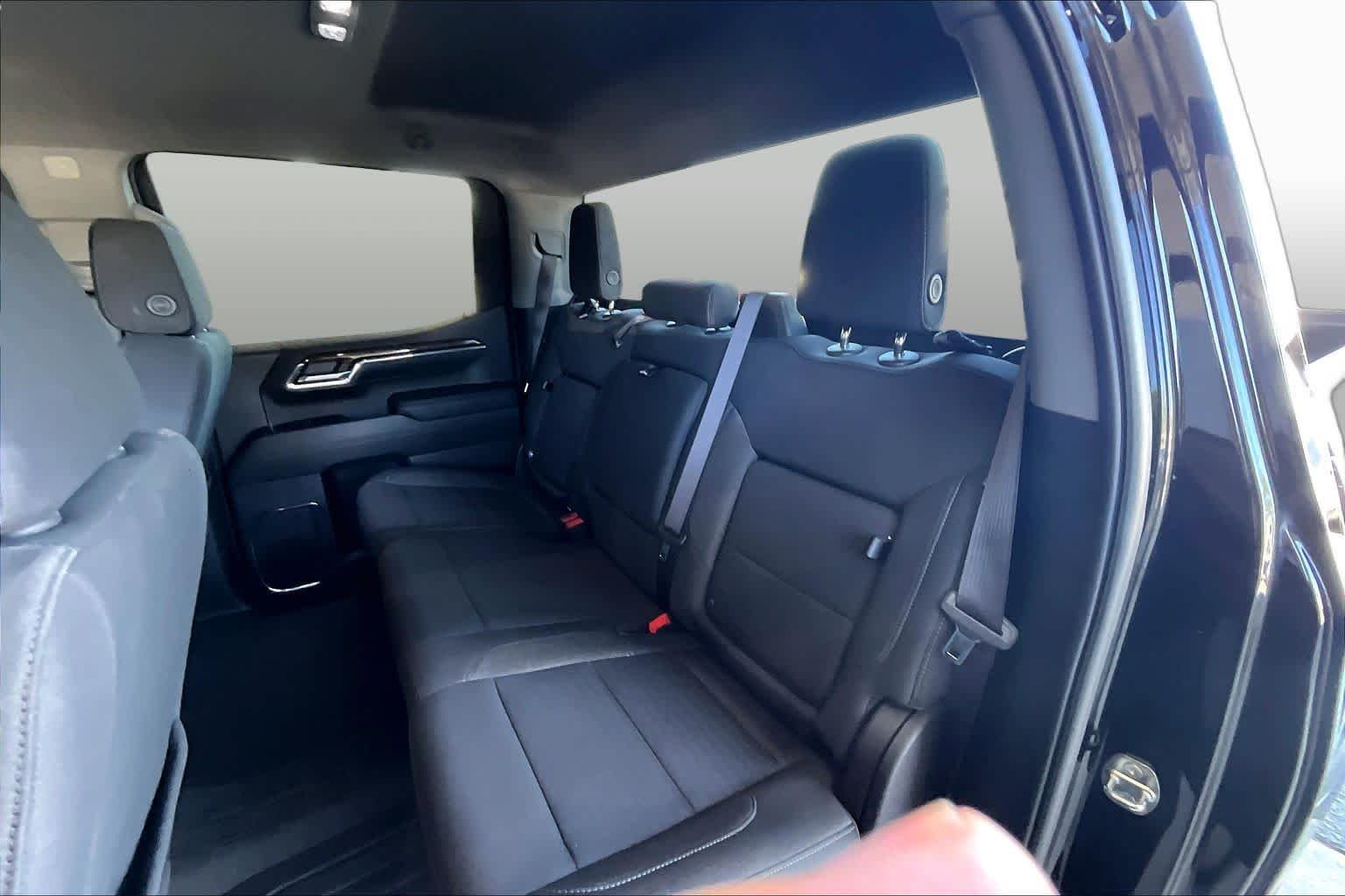 Used 2024 Onyx Black GMC Elevation image 20
