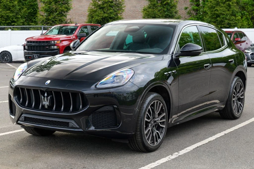 New 2025 Nero Noctis Black Maserati Base image 3