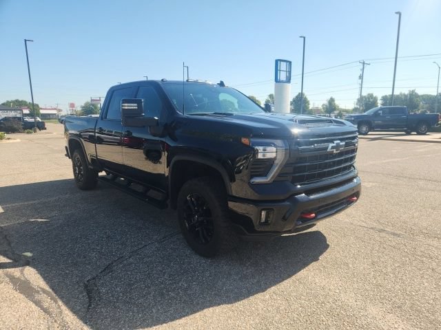 Used 2025 Black Chevrolet LT image 3