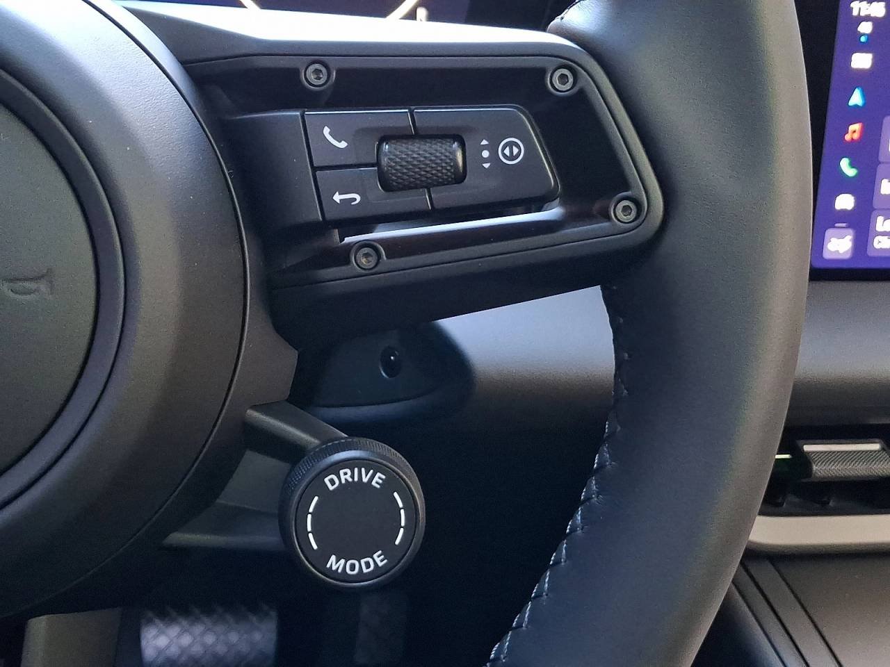 2025 Porsche Macan Base - Photo 24