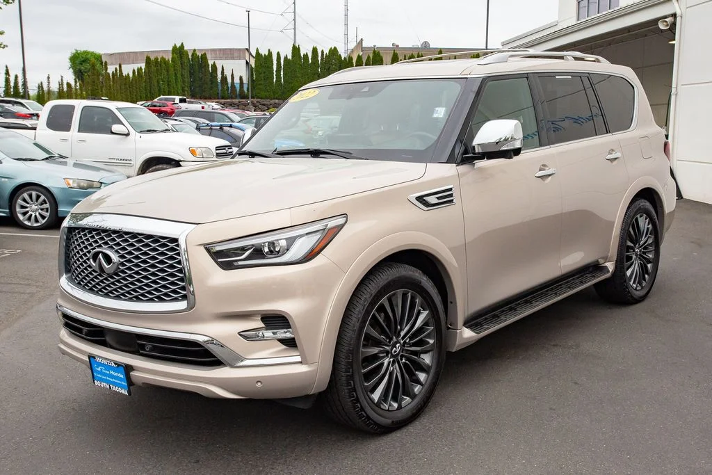 Used 2022 Champagne INFINITI 4WD Sensory image 6