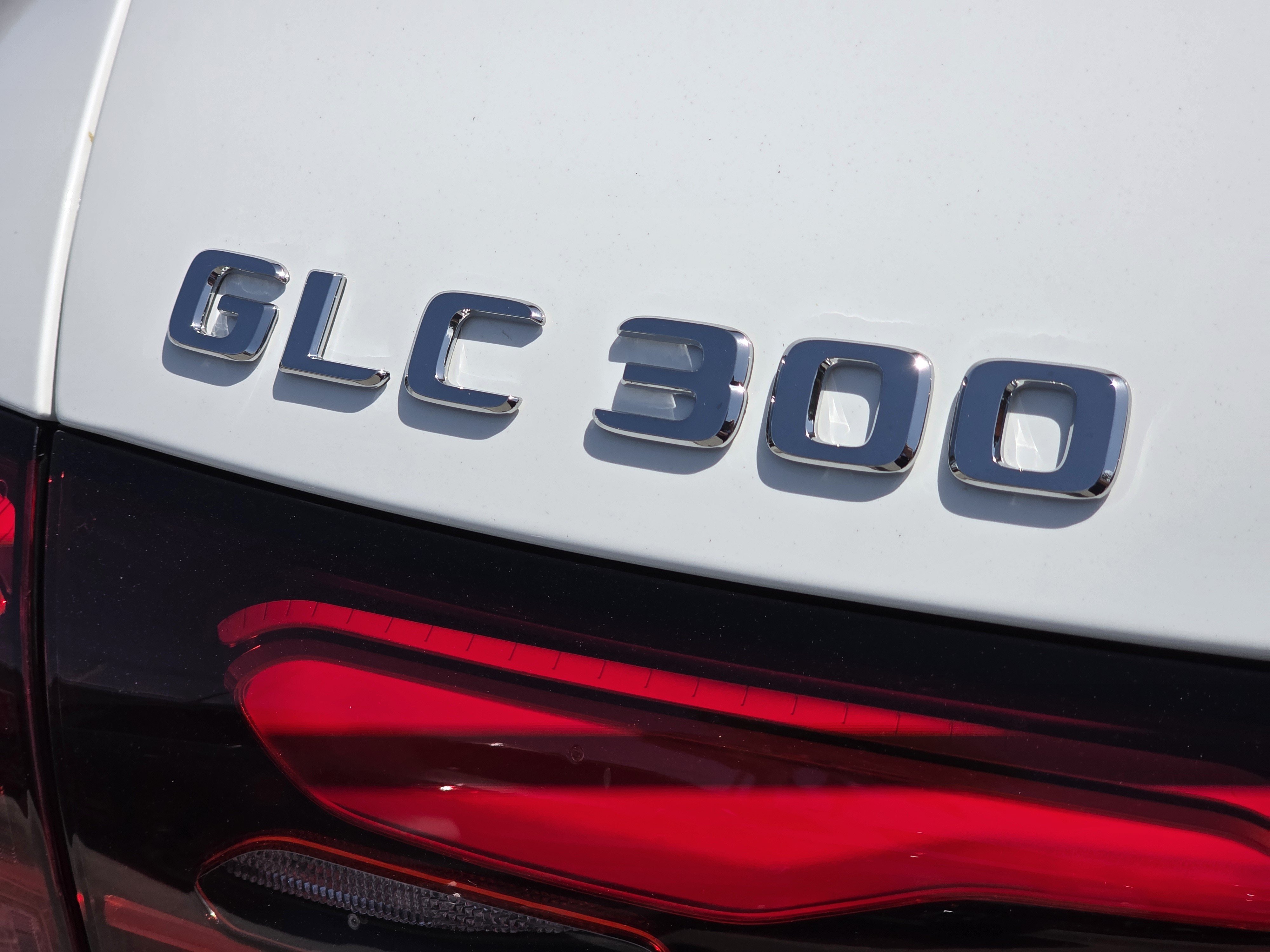 New 2026 Polar White Mercedes-Benz GLC 300 image 36