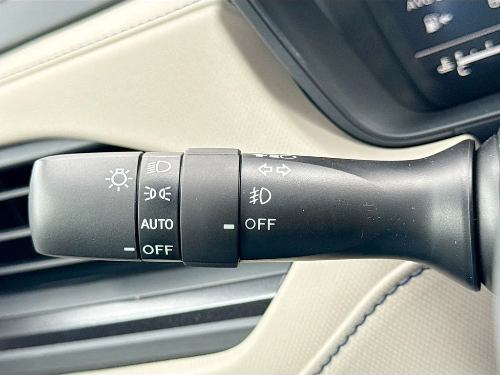 New 2026 DAYBREAK BLUE PEARL Subaru Premium Hybrid image 13