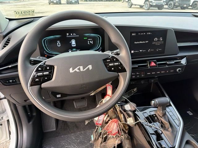 New 2026 Snow White Pearl Kia LX image 15