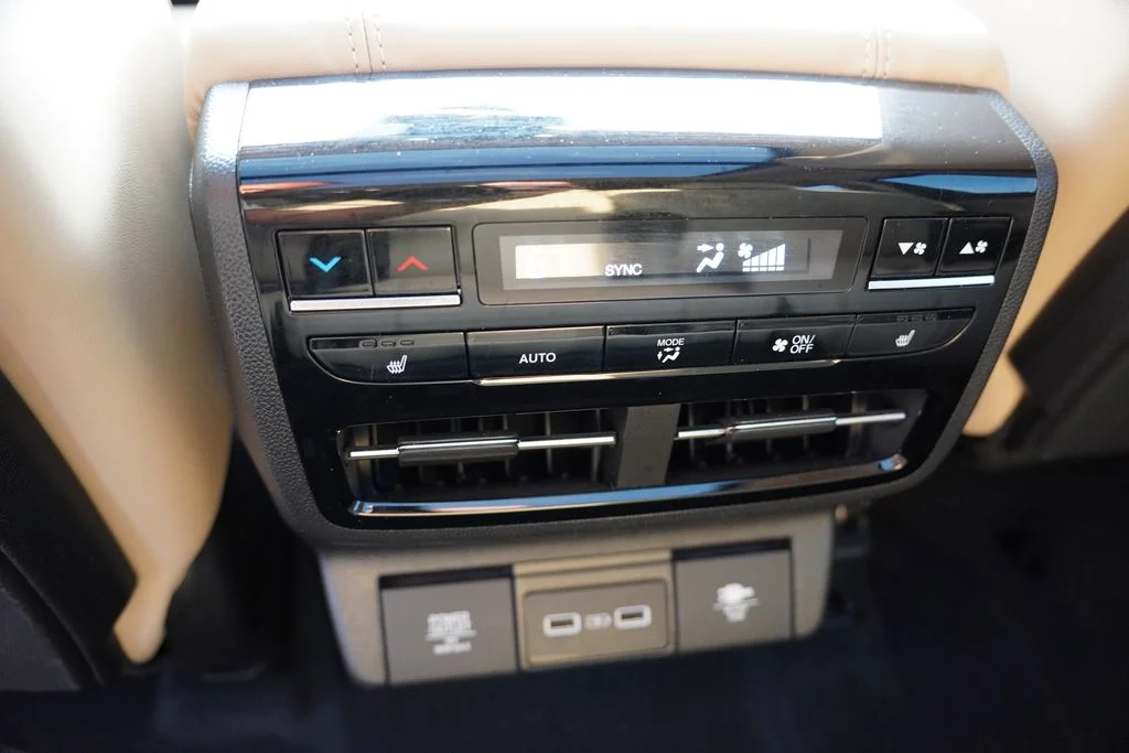Used 2024 Platinum White Pearl Acura Advance image 20