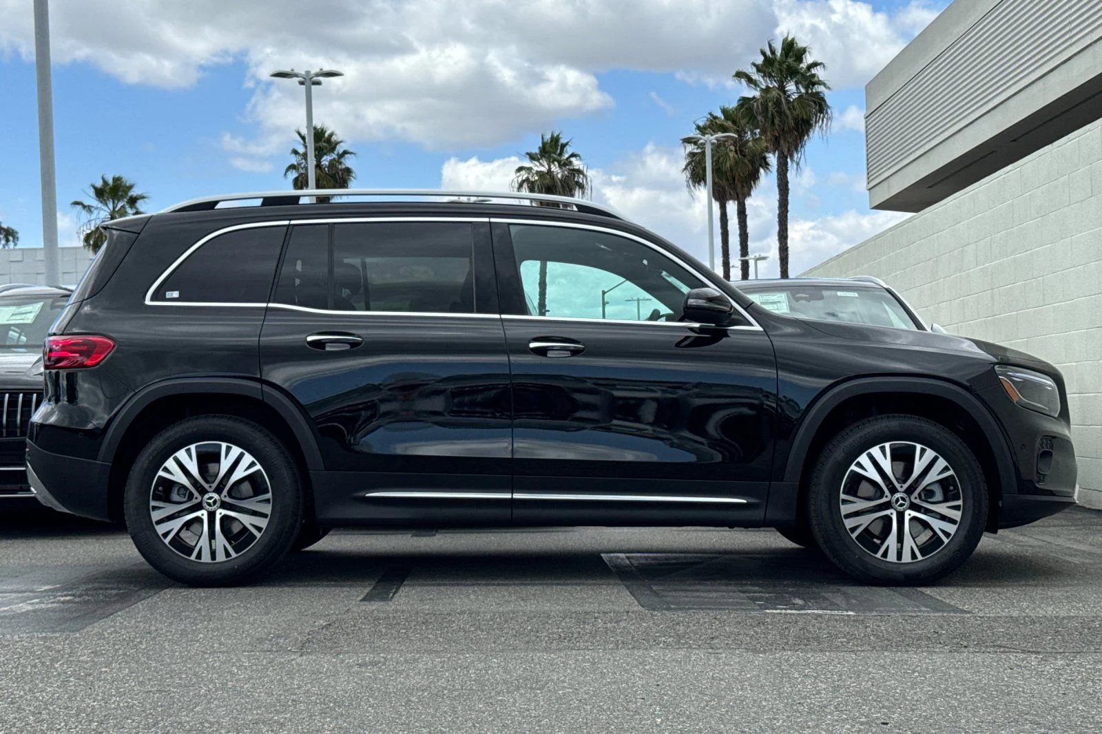 New 2026 Black Mercedes-Benz GLB 250 image 4
