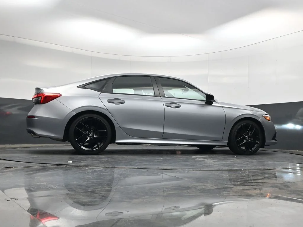 Used 2024  Honda Sport image 35