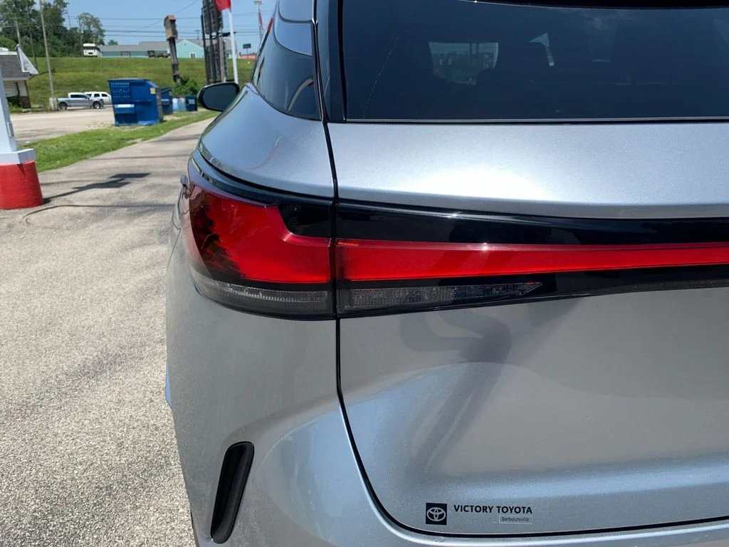 Used 2025 Silver Lexus 350 Luxury image 33