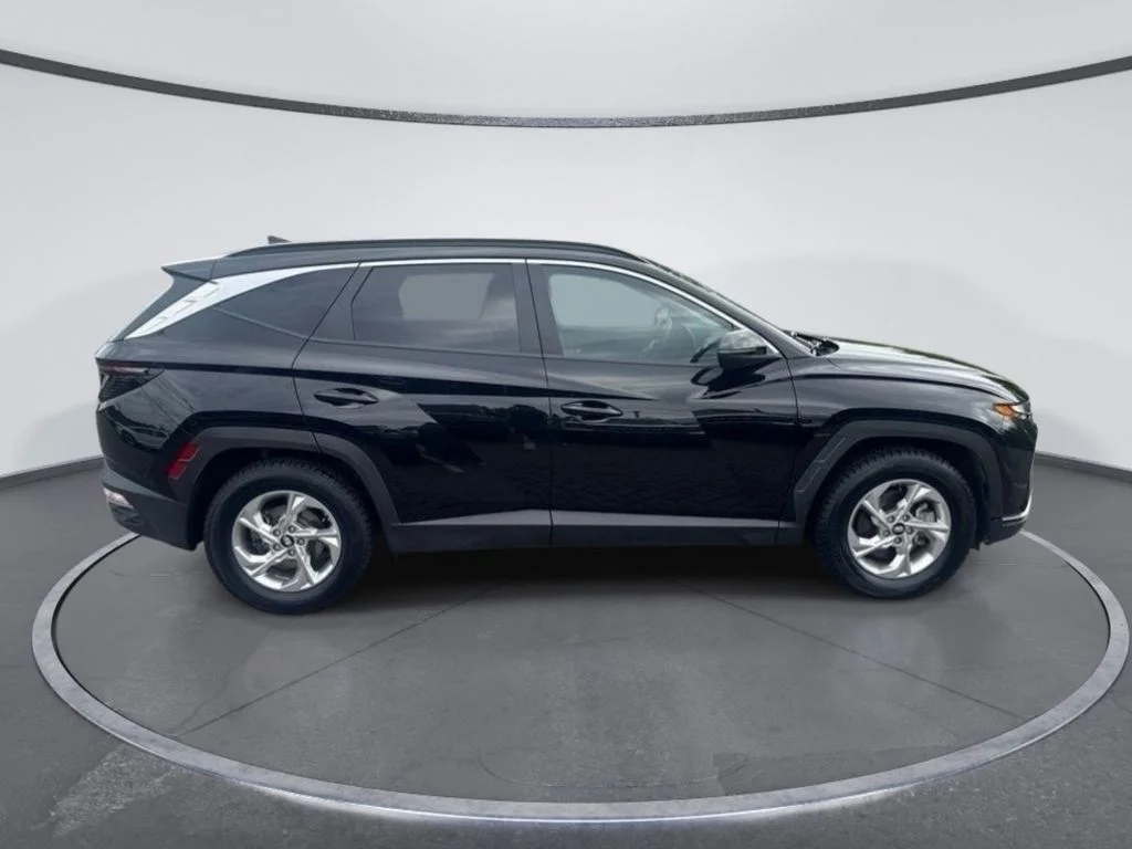 Used 2023 Black Hyundai SEL image 8