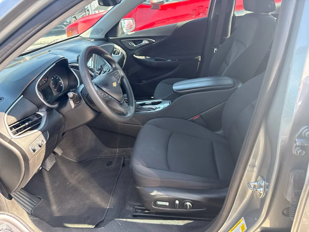 Used 2024 Gray Chevrolet LT image 5