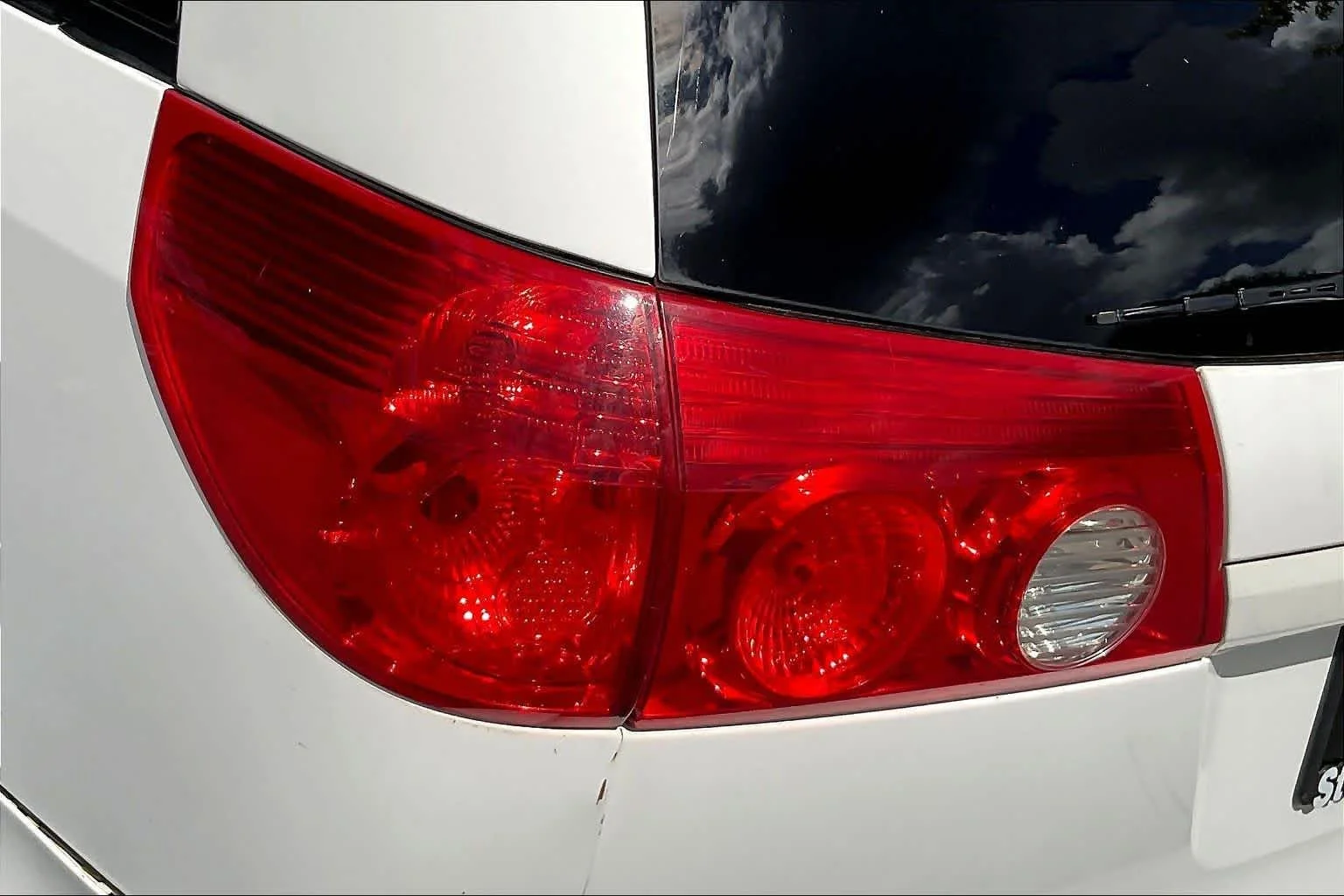 Used 2008 Natural White Toyota LE image 26
