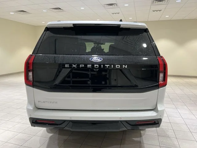 New 2027 White/off-white Ford Platinum image 4