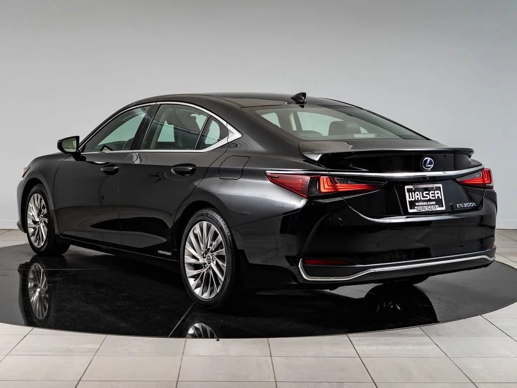 Certified Used 2020 OBSIDIAN Lexus 300h Ultra Luxury image 6