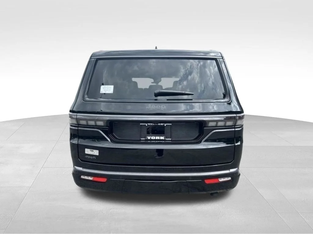 New 2026 High Gloss Black Exterior Paint Jeep Limited Reserve image 6