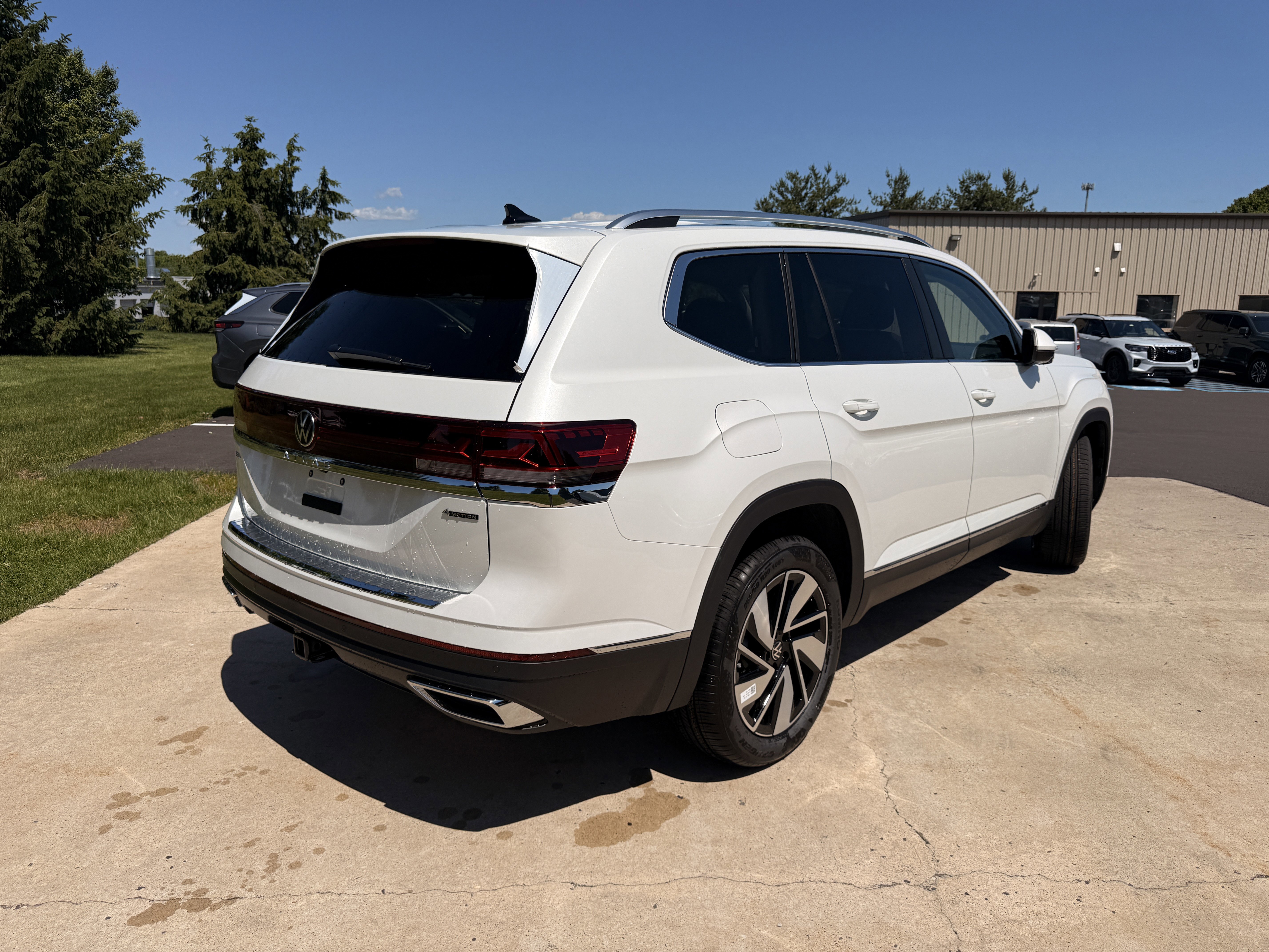 New 2026 Opal White Pearl Volkswagen 2.0T SEL image 17