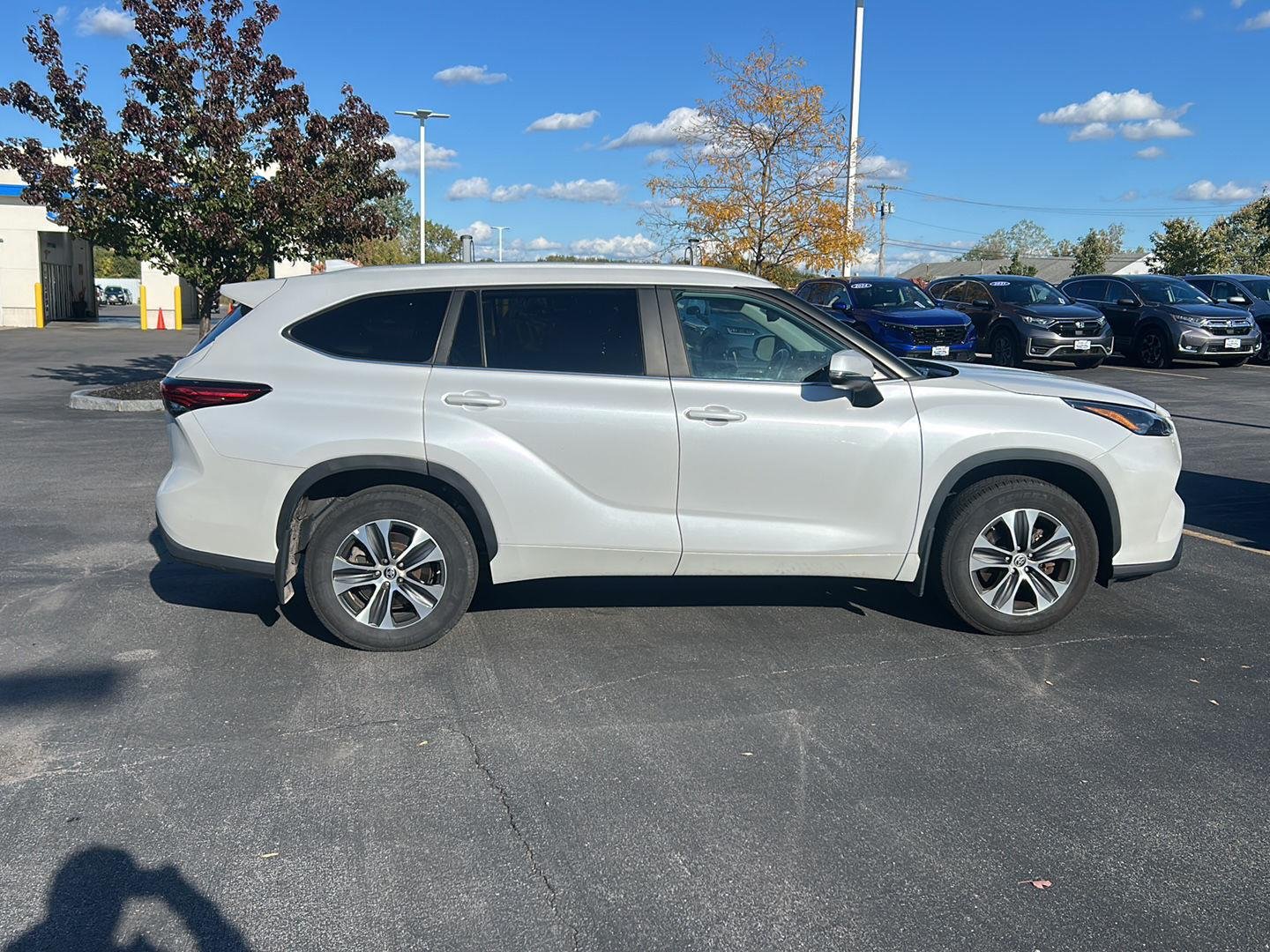 Used 2023 Wind Chill Pearl Toyota XLE image 8