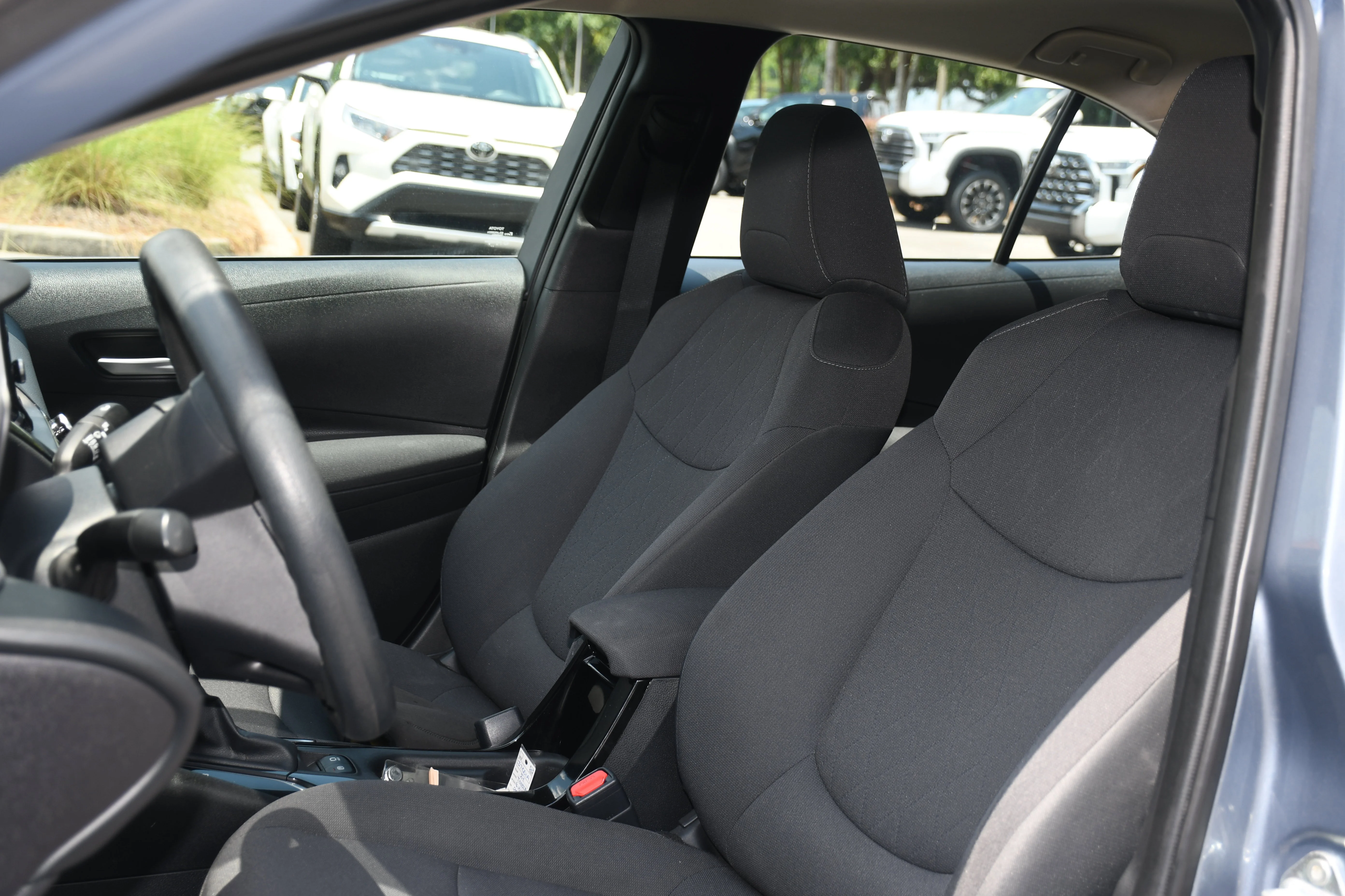 Certified Used 2020  Toyota LE image 9