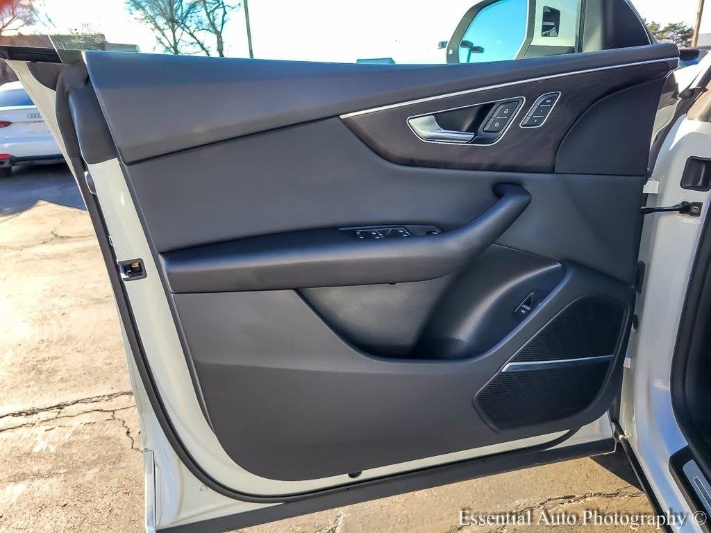 2022 AUDI Q8 - Image 16