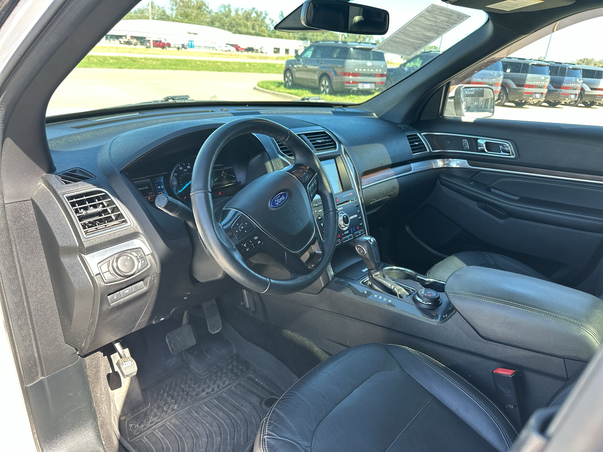 Used 2018 White Platinum Metallic Tri-Coat Ford Limited image 2