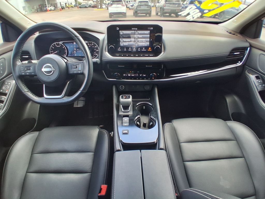 Used 2023 Blue Nissan SL image 11