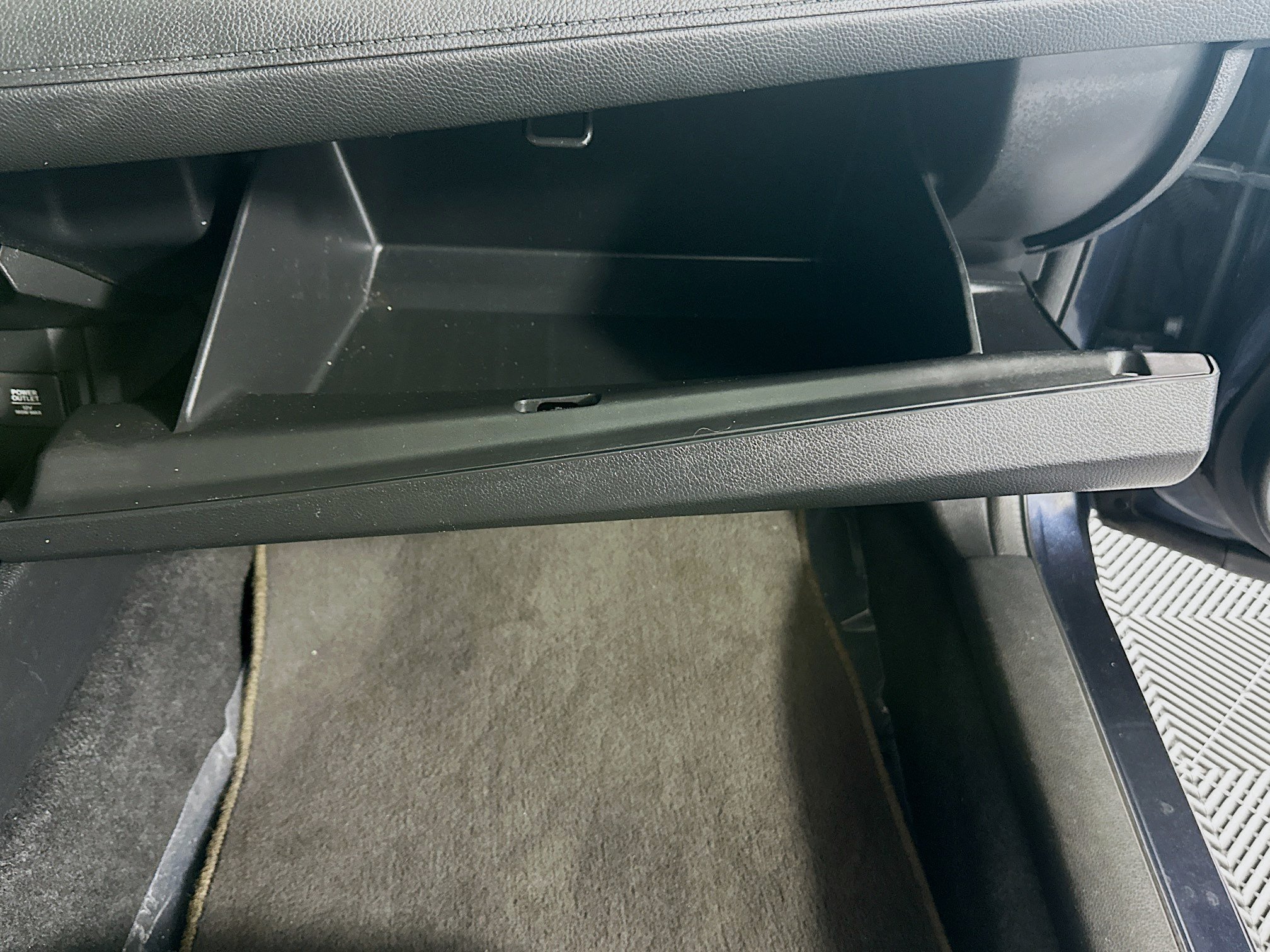 Used 2018 Gray Honda LX image 31