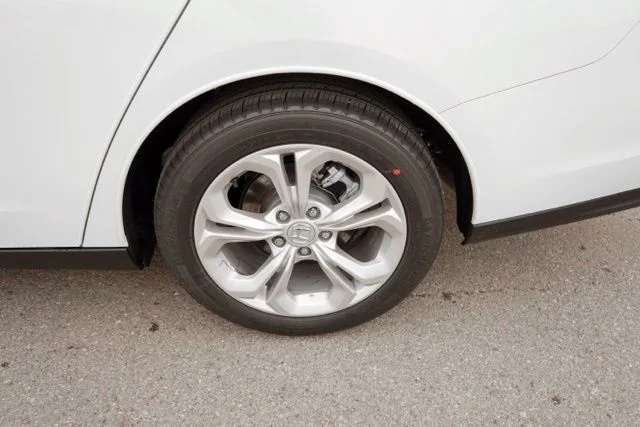 Used 2024  Honda LX image 11