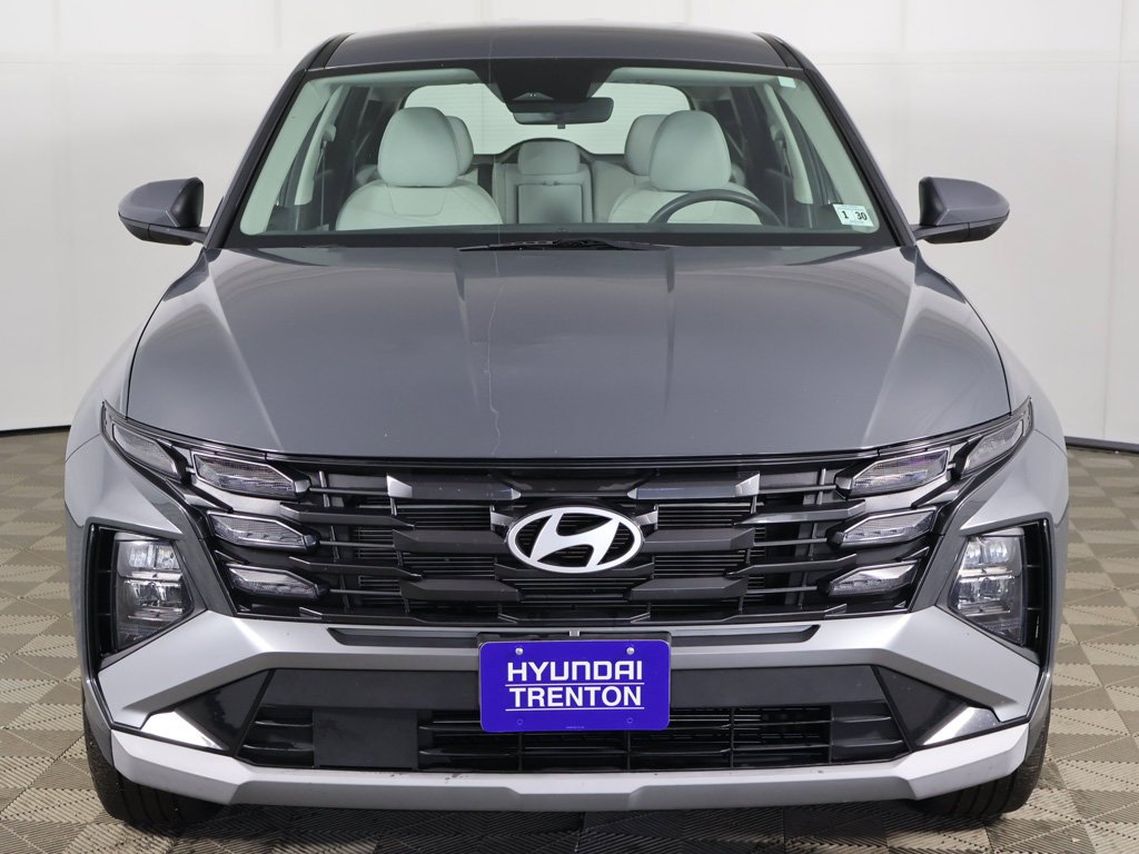 Certified Used 2025 Gray Hyundai SE image 9