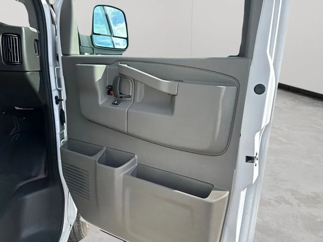 Used 2025 White GMC Work Van image 26