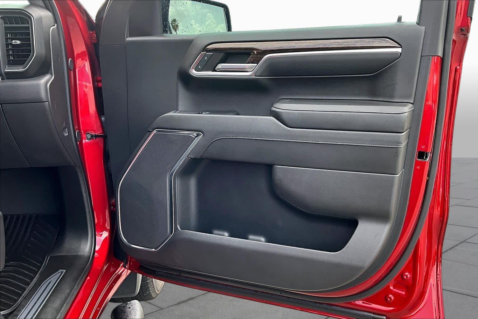 Used 2024 Volcanic Red Tintcoat GMC Elevation image 23