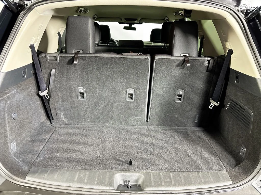 Used 2022 Gray Nissan SV image 20