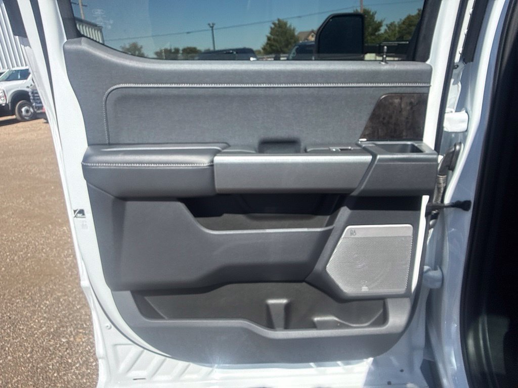 New 2026 Oxford White Ford Lariat image 31
