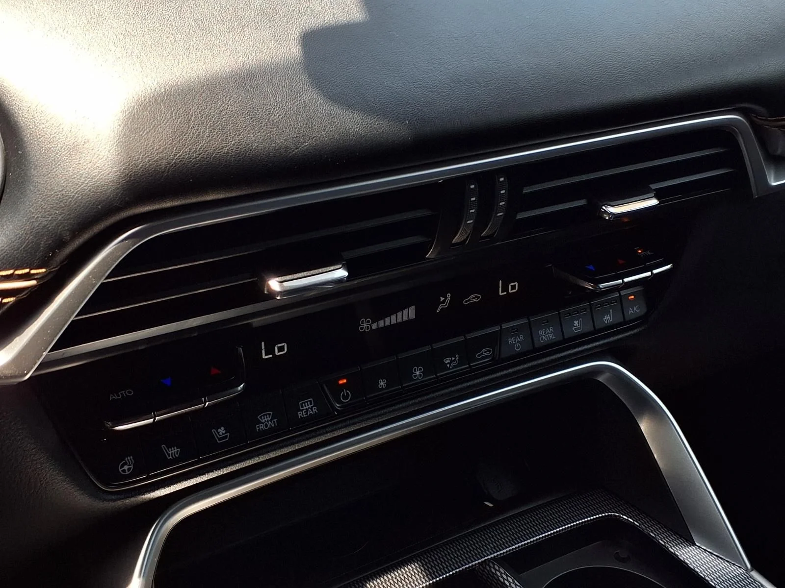 2026 Mazda CX-90 Premium Plus Package - Photo 8