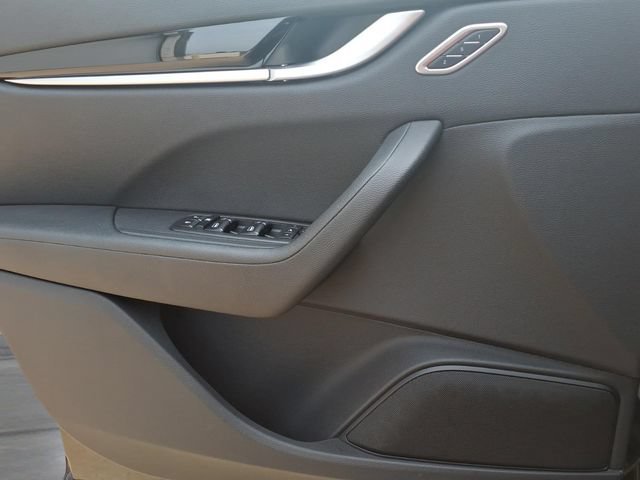 Used 2023 Black Maserati Modena image 15