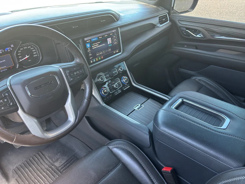 Used 2021 White GMC Denali image 17
