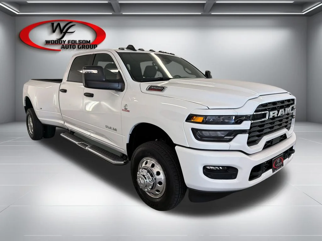 New 2027 Bright White Clear-Coat Exterior Paint RAM Big Horn image 3