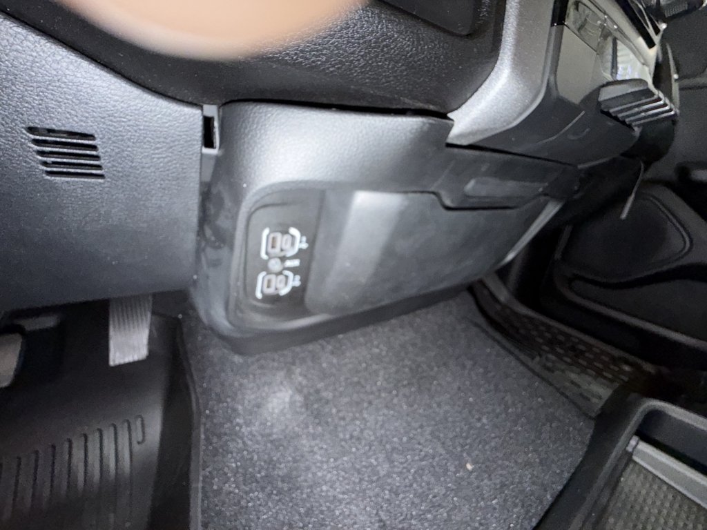New 2026 Bright White Clearcoat RAM Tradesman image 38