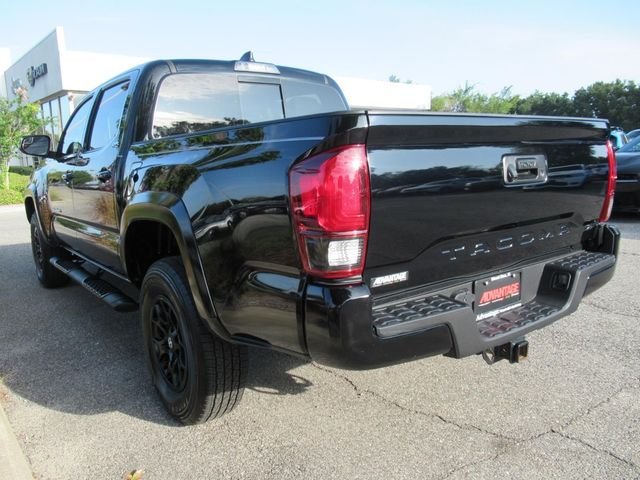 Used 2022 Black Toyota SR5 image 4