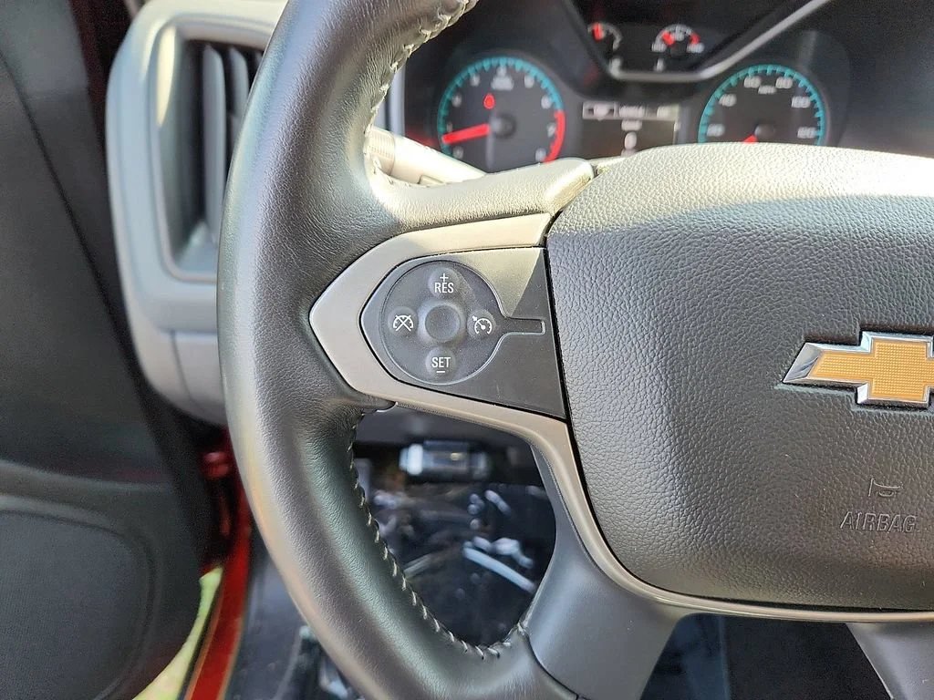 Used 2015 RED ROCK METALLIC Chevrolet 4WD Z71 image 21